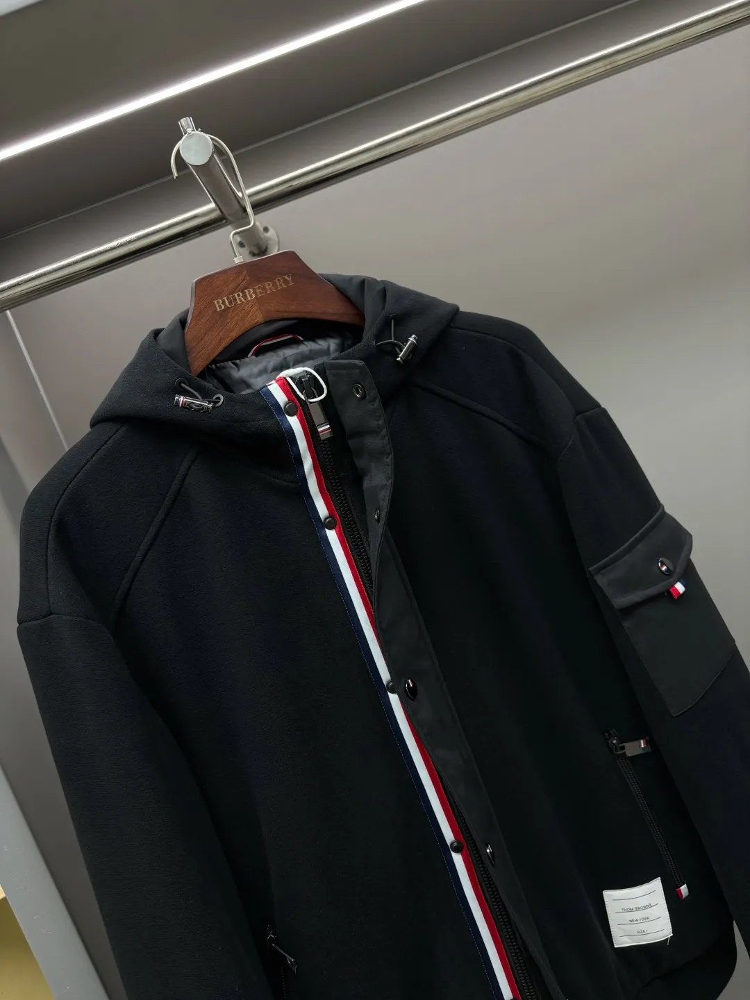TB New Arrival ！！！ ， ！！New Arrival ，Classic 。 ， ， 90 ， ， 80% 。 ， ， ， 。 Sizes：M-XXXL ：Black Beige